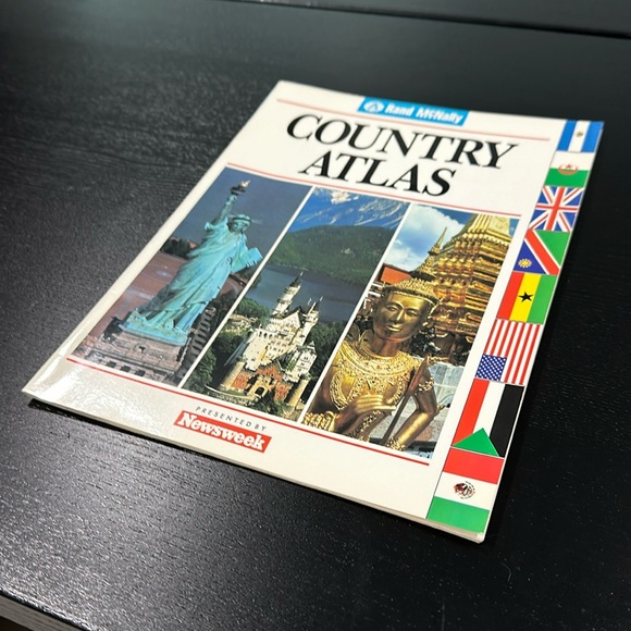Vintage World Country Atlas Book - 1990 - Picture 8 of 11